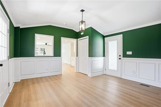 Photo - 127 Perry St