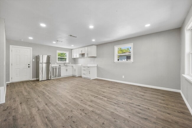 Photo - 445 Canal St