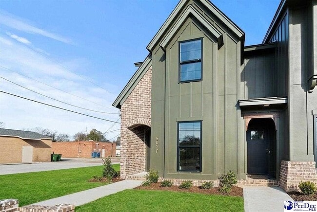 Photo - 501 W Cheves St