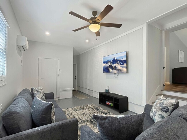 Photo - 501 W 9th St Unit ID1369214P