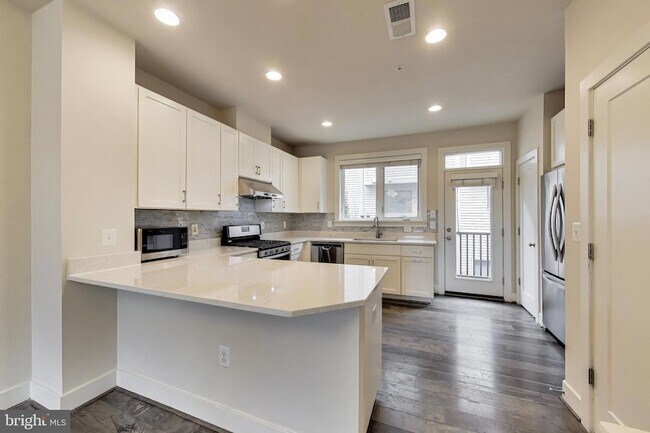 Photo - 16616 Crabbs Branch Way