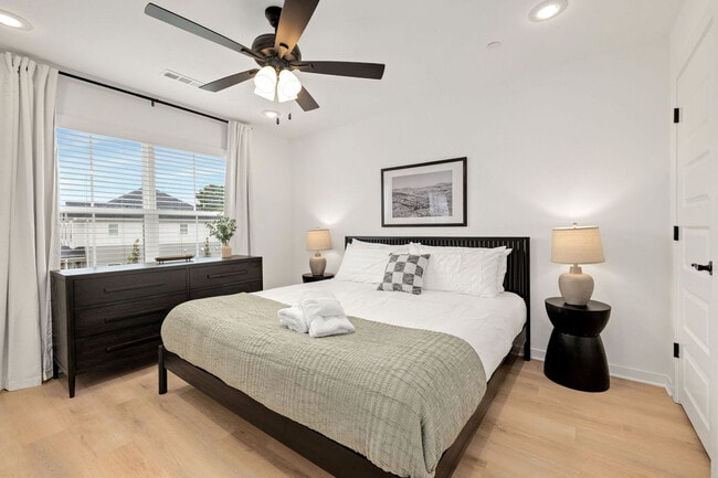 Photo - 1935 S Garland Ave Unit ID1313977P