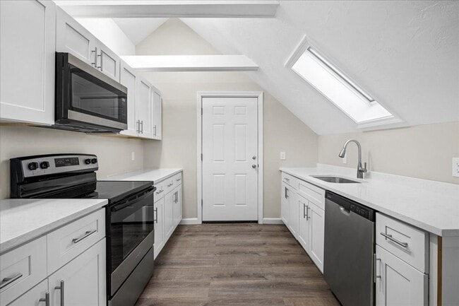 Photo - 15 Clearview Ave Unit 3