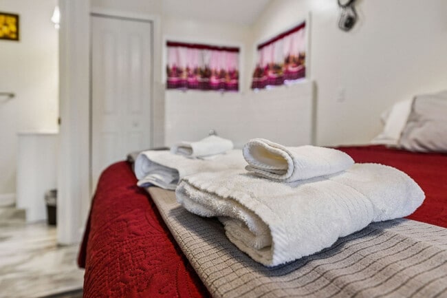 Photo - 5736 Lake Rd E Unit SI ID1593930P