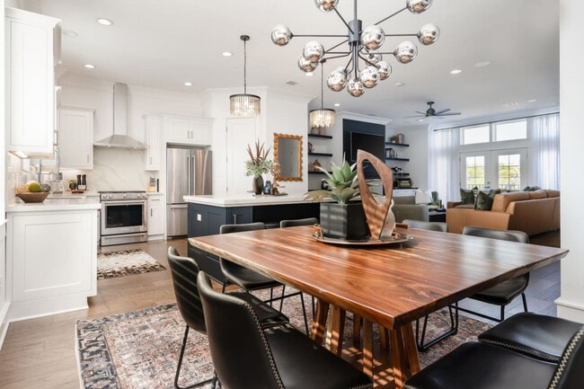 Photo - 218 Tarrow St Unit ID1071608P