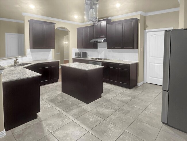 Photo - 909 Blanco Ln