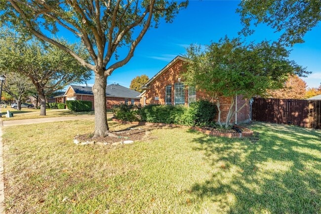 Photo - 15722 Wrangler Dr