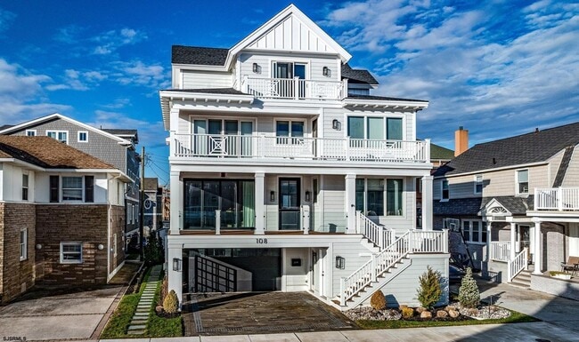 Building Photo - 108 S Martindale Ave