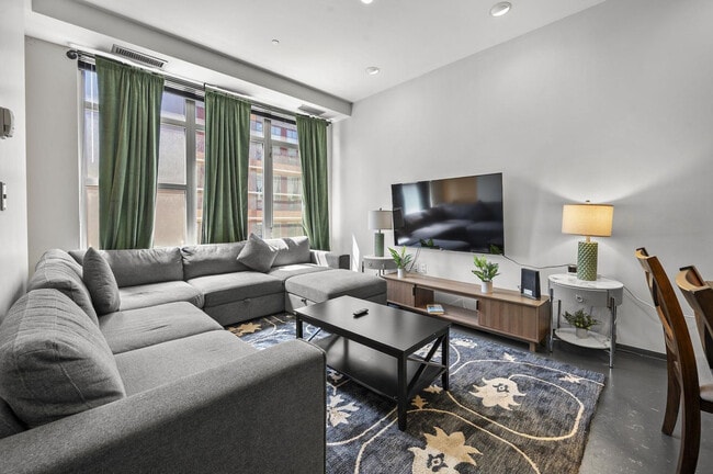 Building Photo - 160 E Berkeley St Unit SI ID1343278P