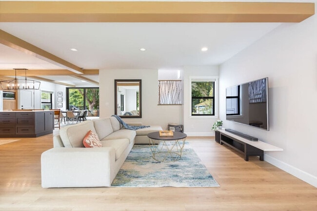 Building Photo - 9047 51st Ave NE Unit ID1231220P