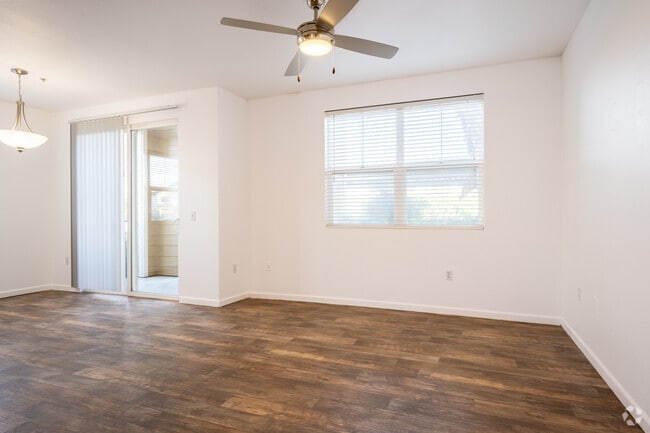 2BR, 2BA - 1,134SF - Renovated - Living Room - Morgan Park
