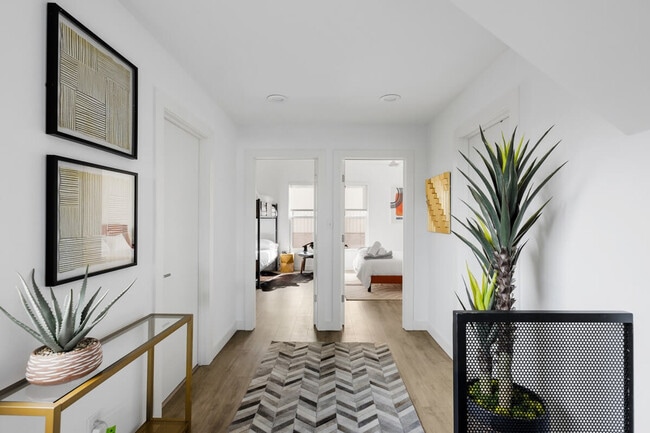 Photo - 930 E Jefferson St Unit ID1028897P