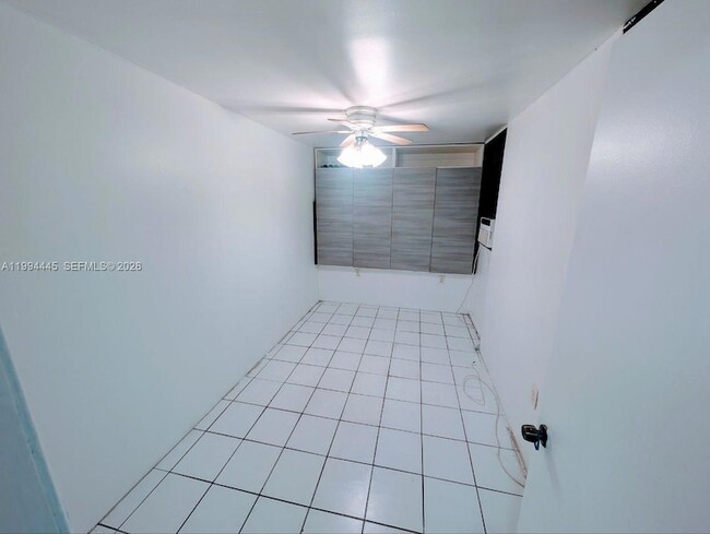 Photo - 1825 Harding St Unit 5