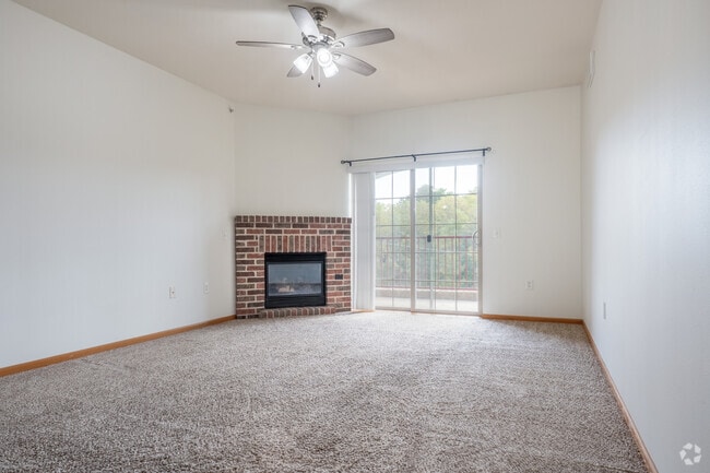 2BR, 2BA - 1,200SF - Living Room - Stratford Place Luxury Apartments