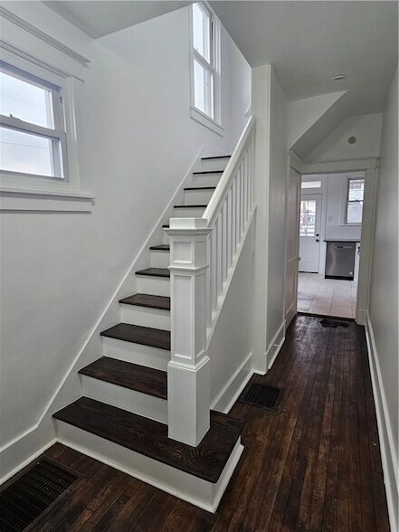 Photo - 1301 Broadway Ave