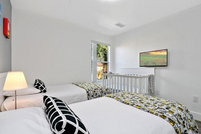 Photo - 139 Pompano Beach Dr Unit SI ID1603874P