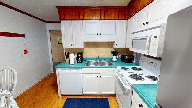 Photo - 9660 Shore Dr