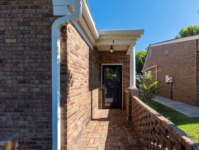 Photo - 1129 W Main St