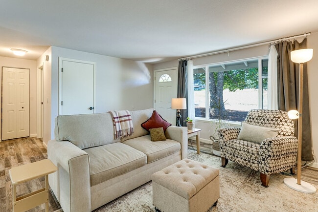 Building Photo - 2035 McKinley St Unit SI FL1-ID1631297P
