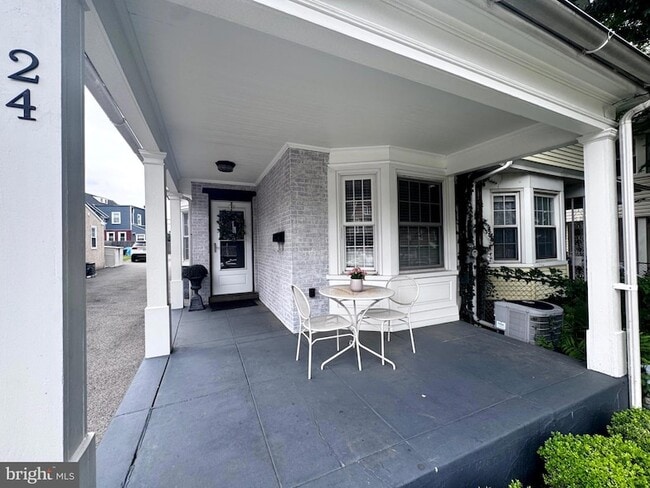Photo - 24 Thomas Ave