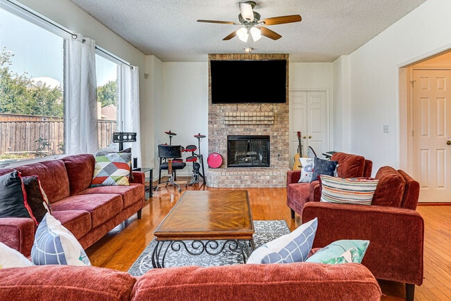 Building Photo - 1916 Paloma Way Unit SI ID1587978P