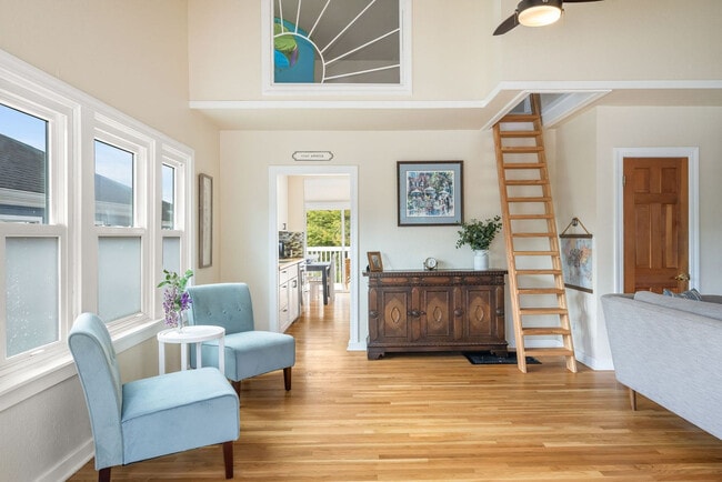 Photo - 4045 45th Ave SW Unit ID1299301P