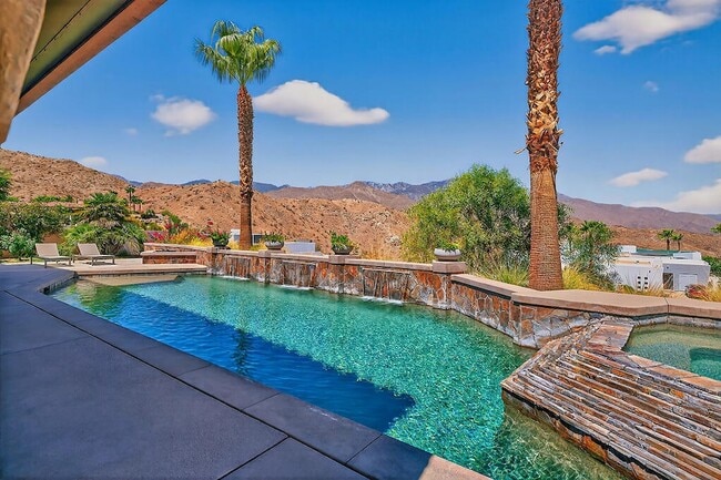 Building Photo - 9 Rockcrest