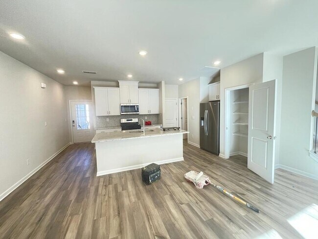 Photo - 373 Timberland Ave