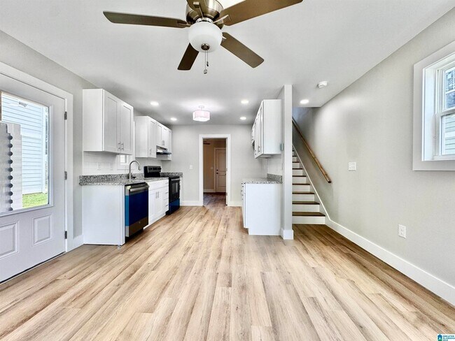 Photo - 2005 Barry St Unit 1,2,3,4