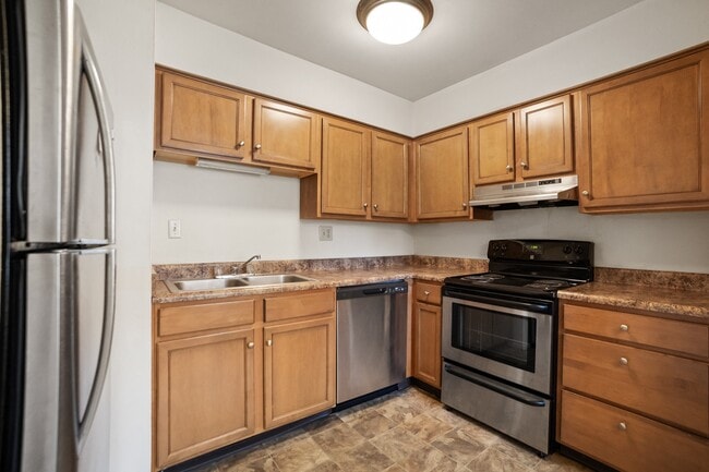 Photo - Somerset Apartments