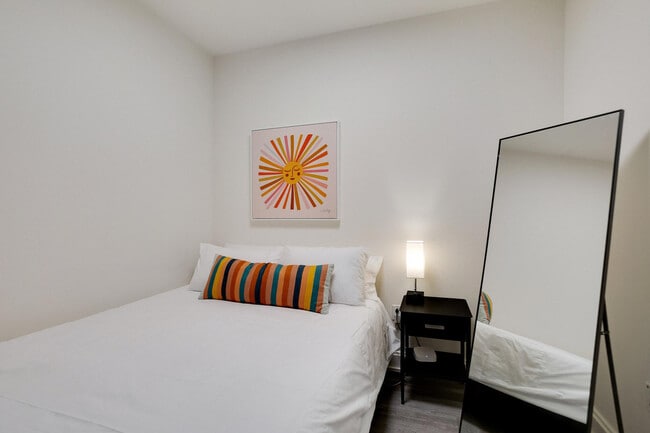 Photo - 10 Hanover Square Unit FL19-ID337558P