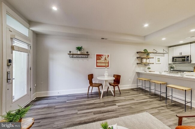 Photo - 819 D St NE Unit 7