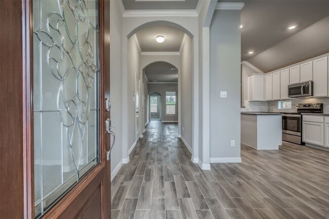 Photo - 638 Devonshire Ln
