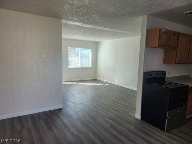 Photo - 2700 E Basswood Ave