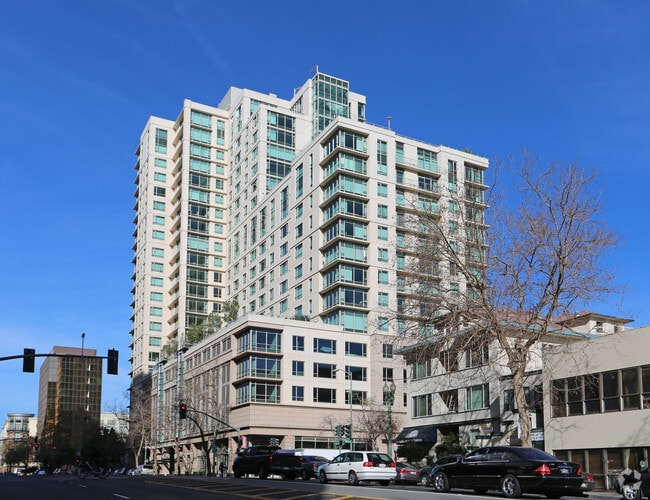 Building Photo - The Grand