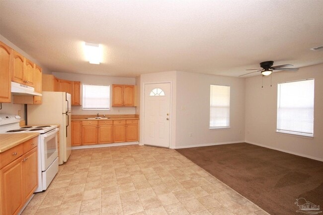 Photo - 624 N G St