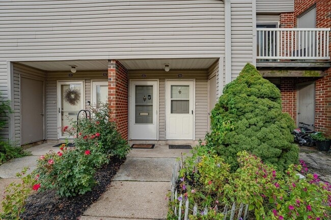 Building Photo - 254 Vail Ct