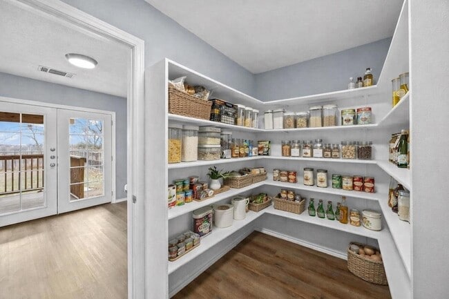 Photo - 2928 Donnell Dr