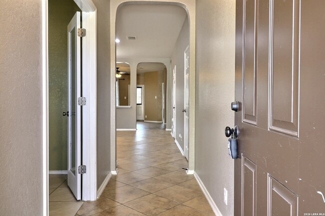 Photo - 211 Finch Knoll
