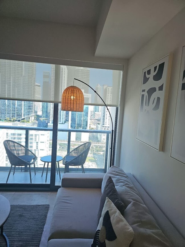 Photo - 239 SW 9th St Unit SI FL21-ID1022339P