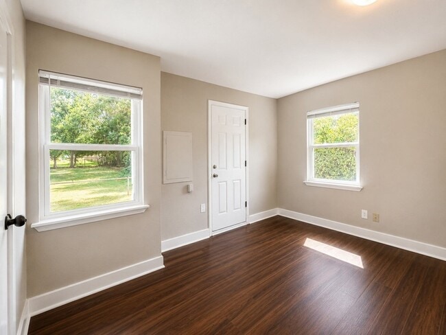 Photo - 225 Sarlee Dr