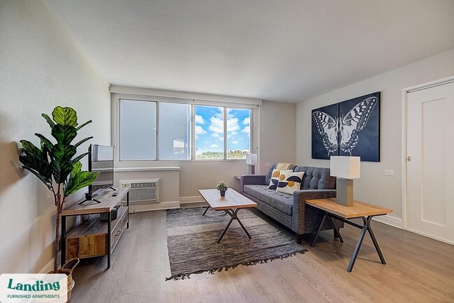 Photo - 305 Dr. M.L.K. Jr St S Unit 501.1403625