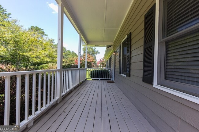 Photo - 374 McGiboney Rd