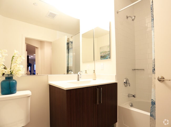 bathroom - Harbor Square