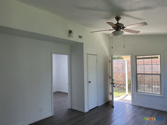 Photo - 905 Evergreen Dr