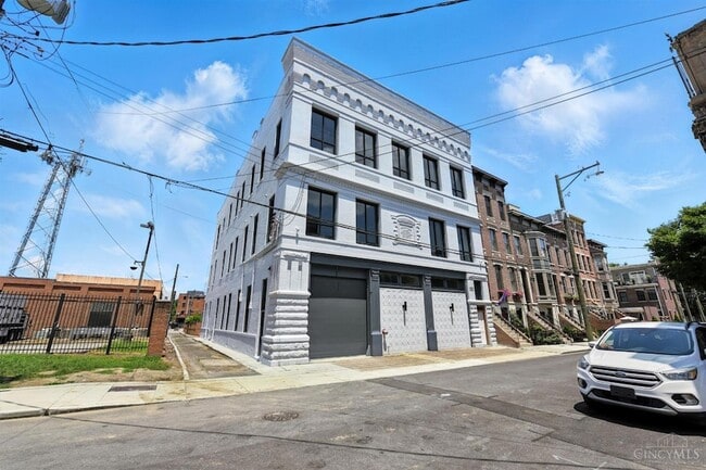 Building Photo - 222 W 15th St