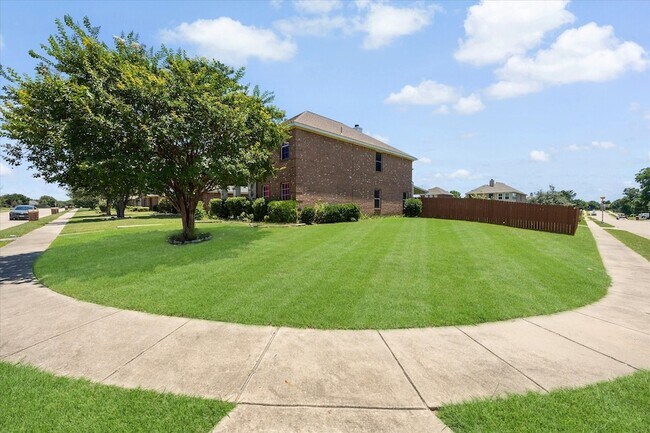 Photo - 1100 Camelot Dr