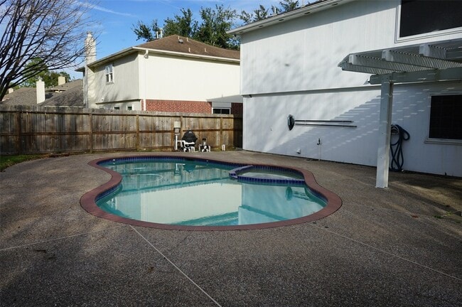 Photo - 18807 Timbers Dr