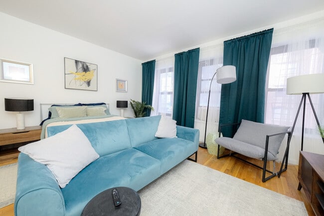 Building Photo - 305 E 95th St Unit SI ID1031998P