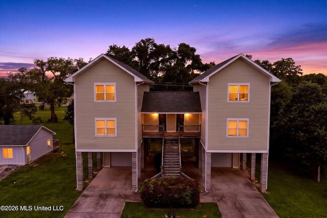 Photo - 153 Markham Dr